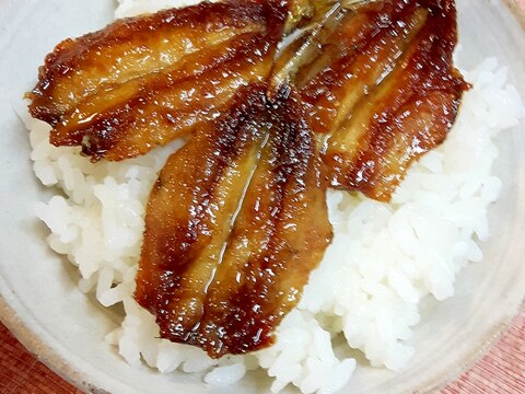 簡単手開きでOK!ご飯がすすむ鰯のカリッと蒲焼き♪